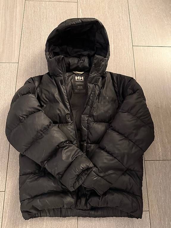 Helly Hansen Giacche & Cappotti: Schöne Helly Hansen Winterjacke – Usato da Domat-Ems venduto da Orbit43