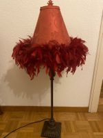 Jolie lampe de chambre en plumes rouge