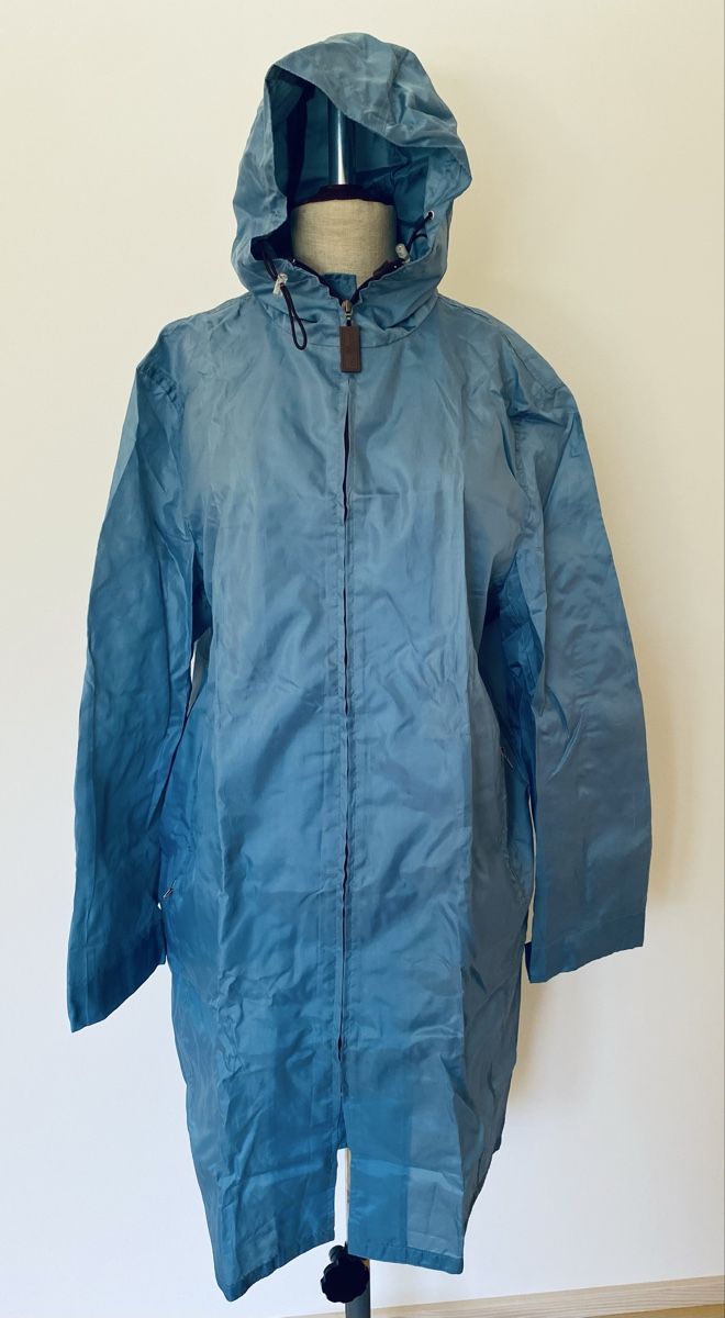 Longchamp Cappotti: Longchamp Regenmantel hellblau Gr. M mit Beutel – Nuovo e nell'imballaggio originale da Rabius venduto da bri_ca76