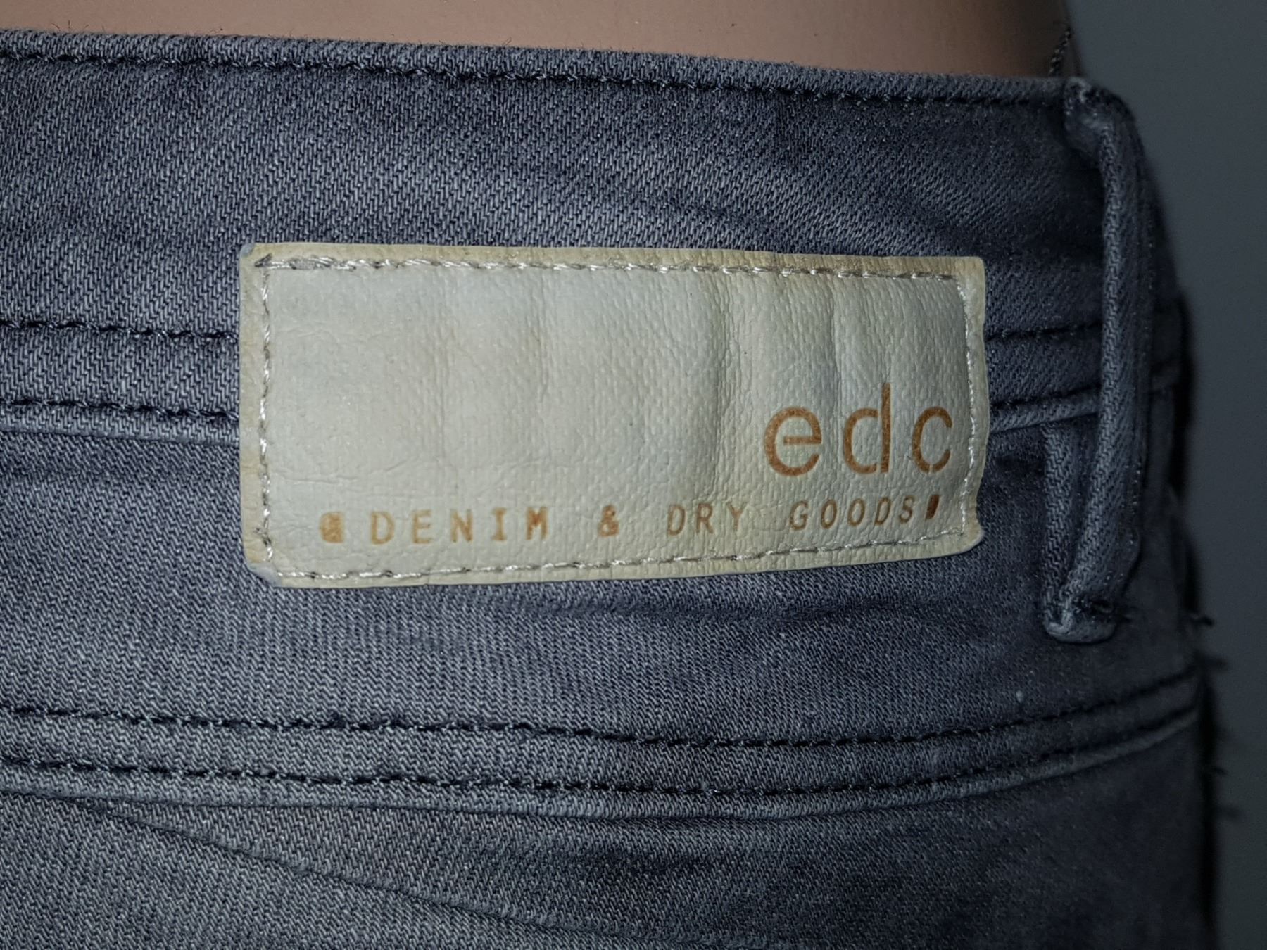 Esprit Jeans: Jeans ESPRIT  Taille/Grosse  W 29 L 32 – Usato da Cossonay-ville venduto da Super-Price-Quality 8