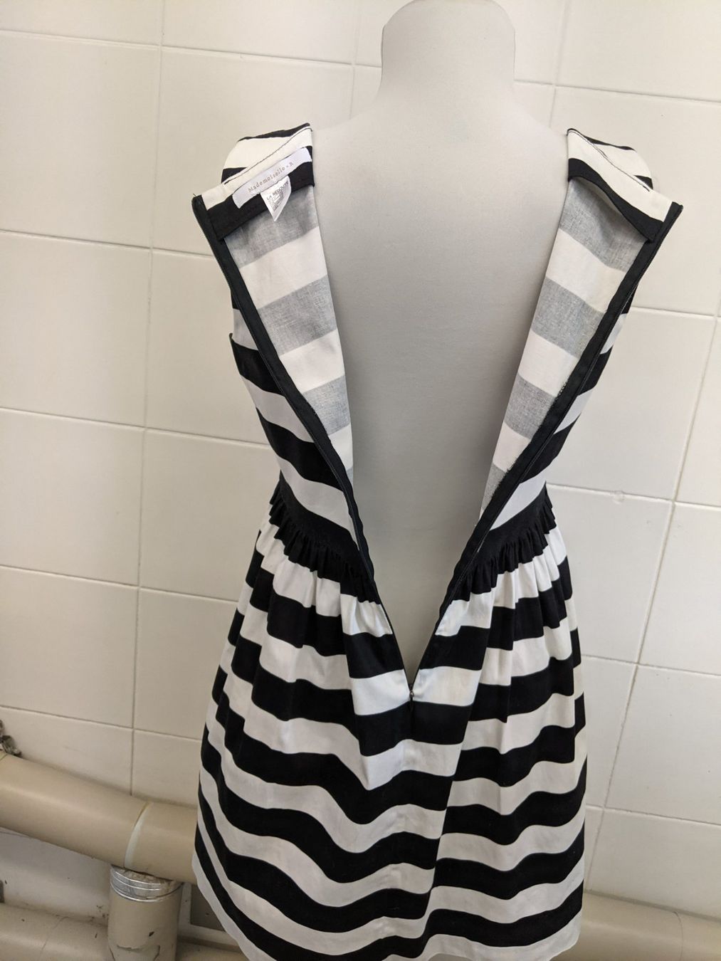 Kleider: Damen Sommerkleid GR 42 – Neu (gemäss Beschreibung) aus Langnau am Albis von Judithsebi 4