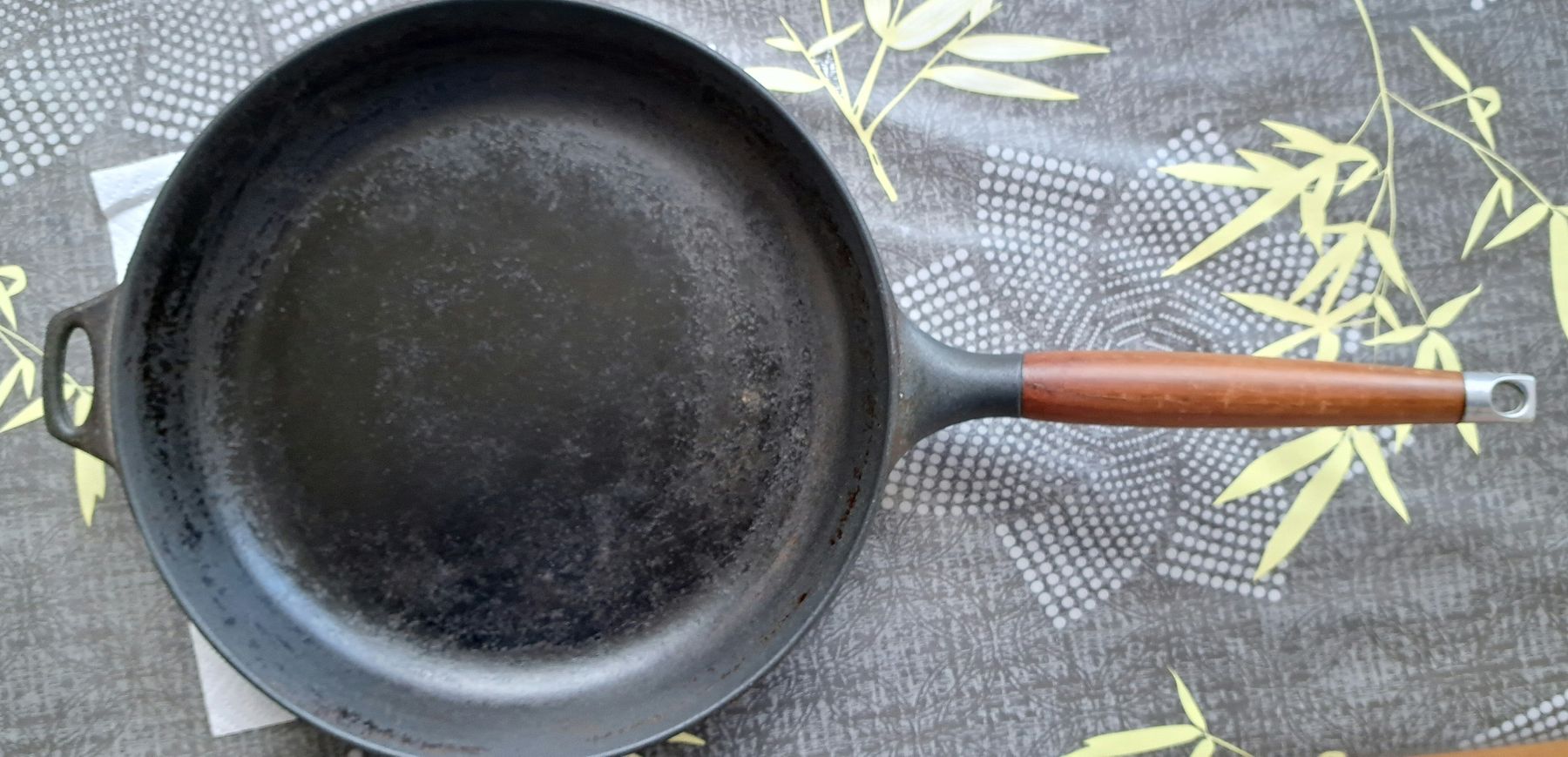 Pfannen: Grosse Copco Gusseisen Bratpfanne 28cm - Top Zustand! – Gebraucht aus Biel/Bienne von Park17