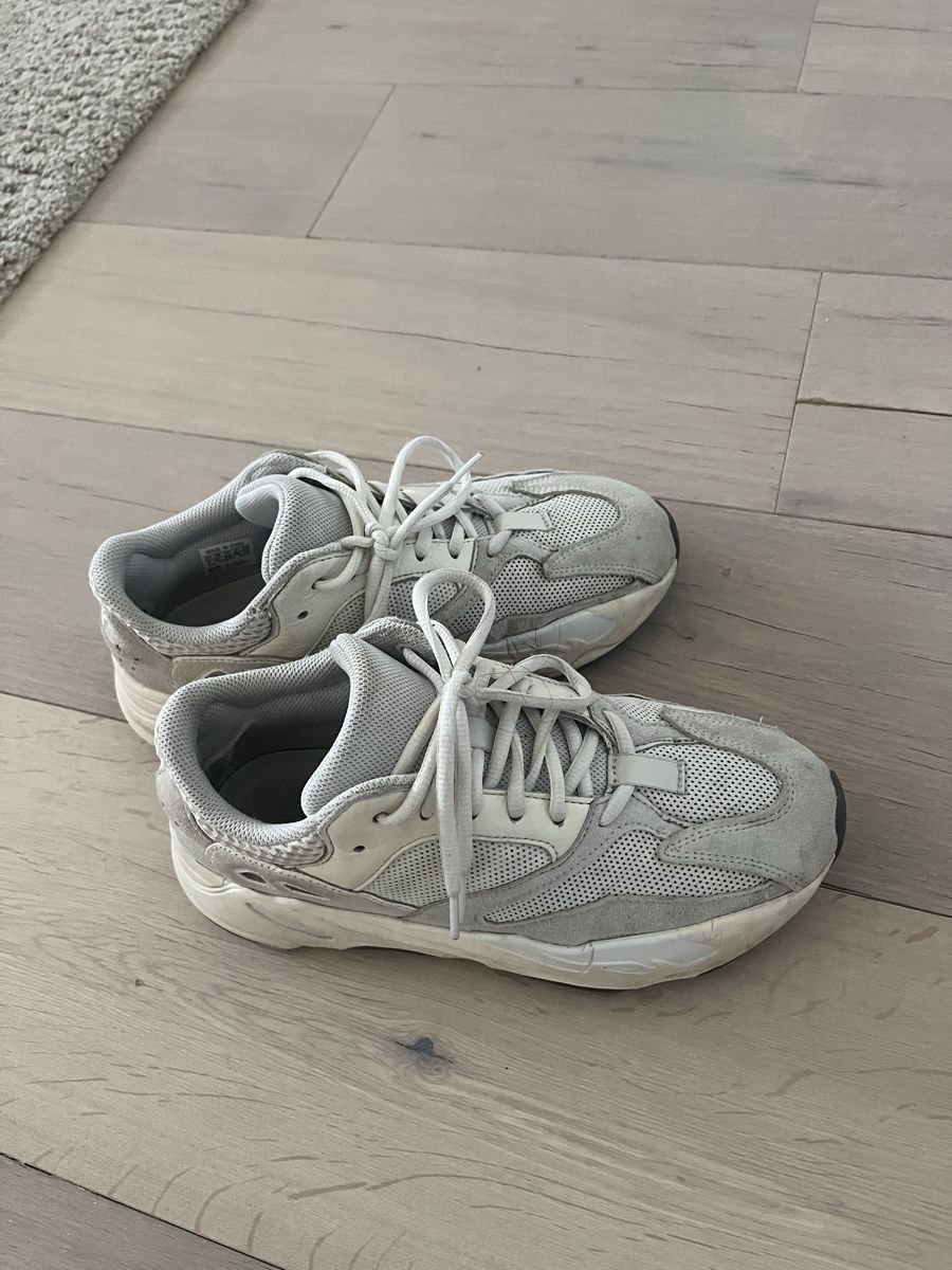 Chaussures hommes: Yeezy sneakers Gr. 39/40 – D'occasion à Zürich par rox_ws8v