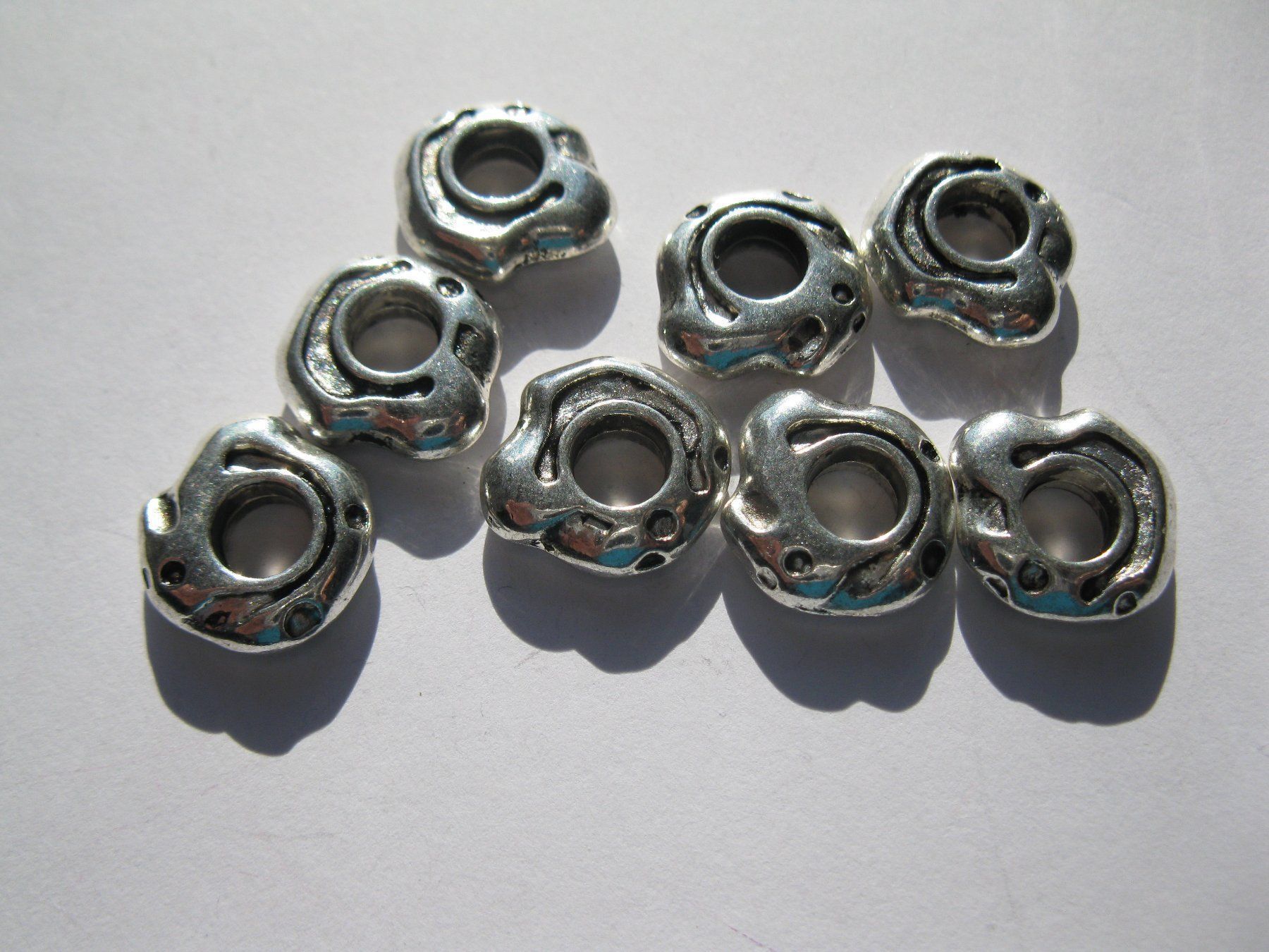 Perlen (unechte): 10 Metallperlen, Grosslochperle freeform, 14mm – Neu und originalverpackt aus St. Margarethen TG von LuanaKa 1