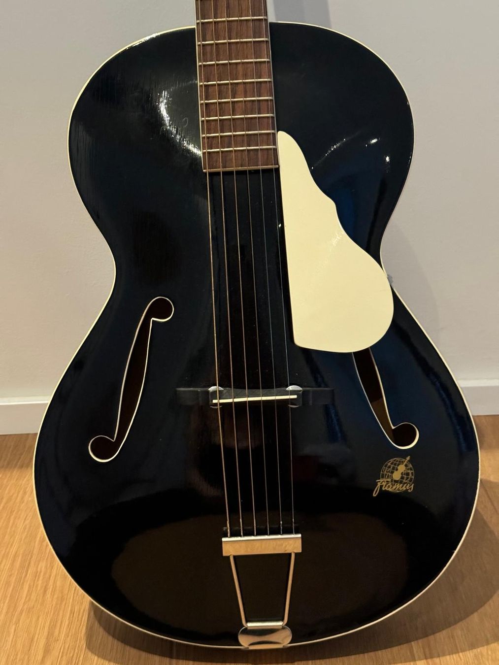 Framus Musikinstrumente: Framus 5/51 Studio Akustik Gitarre – Gebraucht aus Triesen von antikpostkarte 1