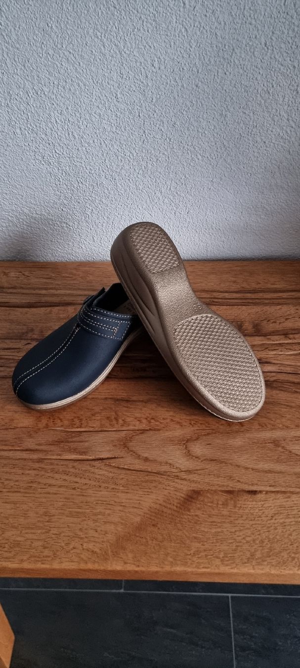 Damenschuhe: Pantoletten,easy Street,Gr.38 – Neu (gemäss Beschreibung) aus Frauenfeld von Bleeddragon 1
