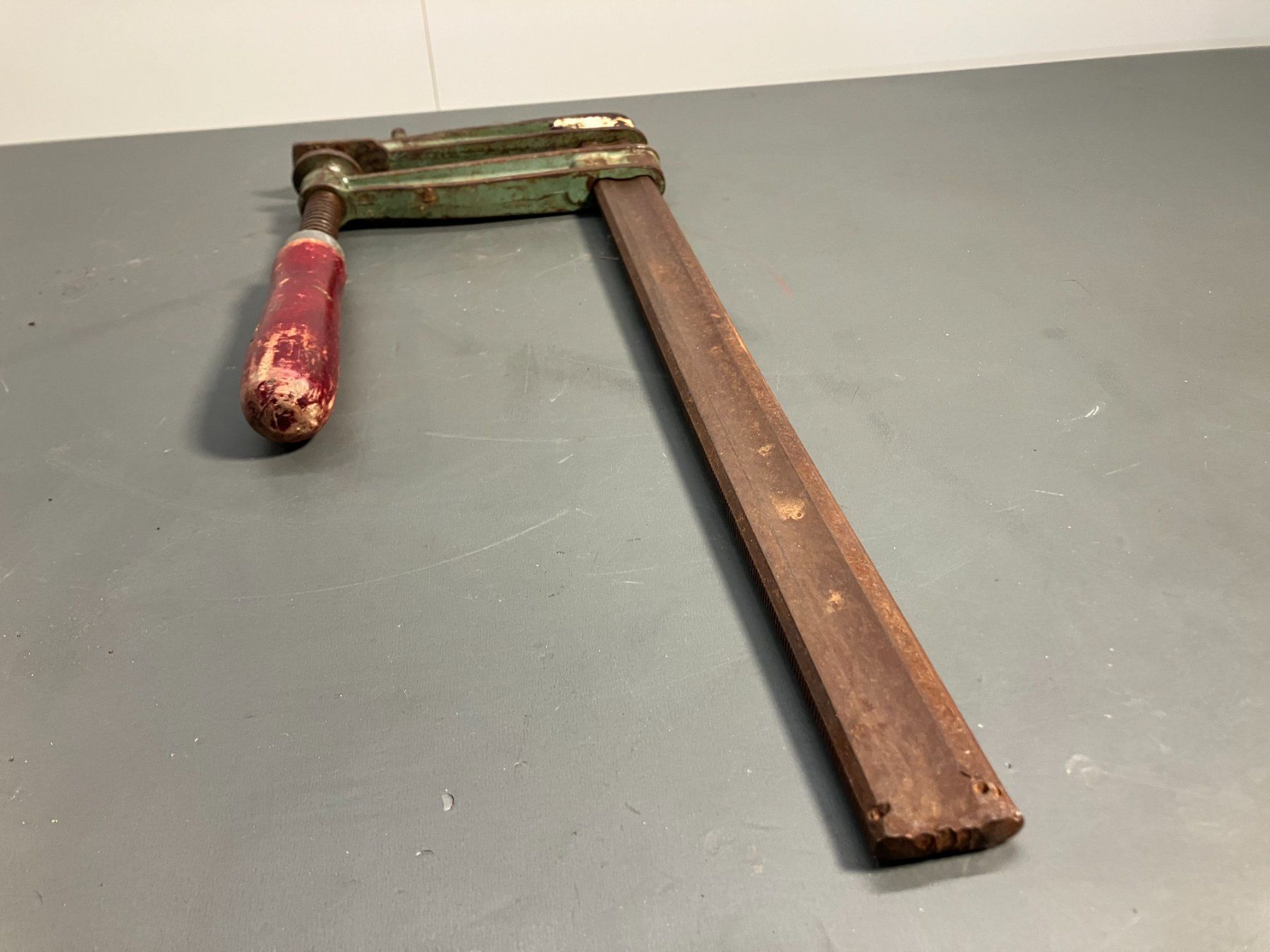 Tutti gli attrezzi: gr. alte Schraubzwinge ca. 50cm lang ab 1.- – Usato da Lichtensteig venduto da Buy24International 6