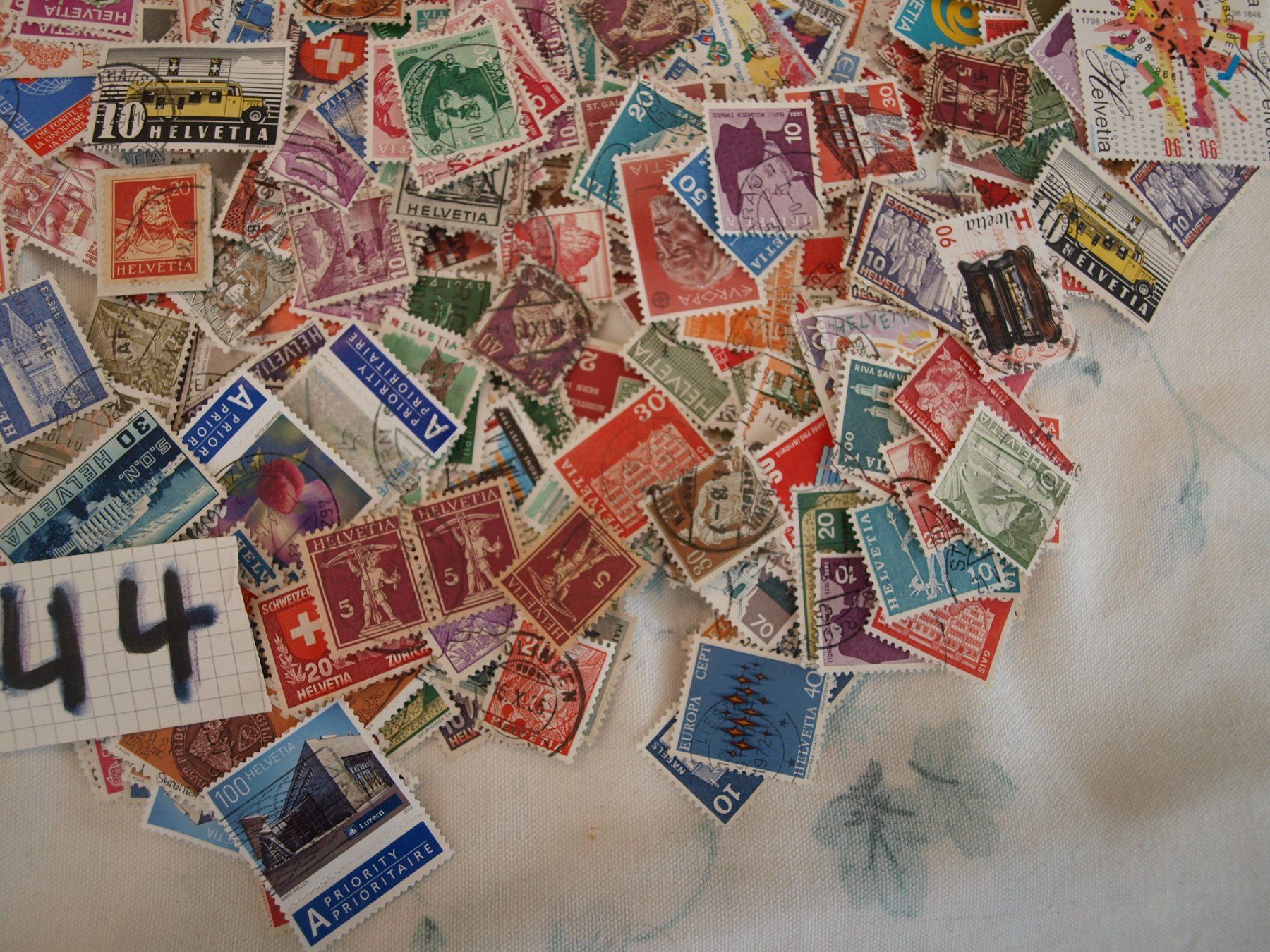 Tutti i francobolli: 1000 Schweizer Briefmarken über 70g Gebraucht siehe Bilder – Usato da Aarau venduto da Marcele0 3