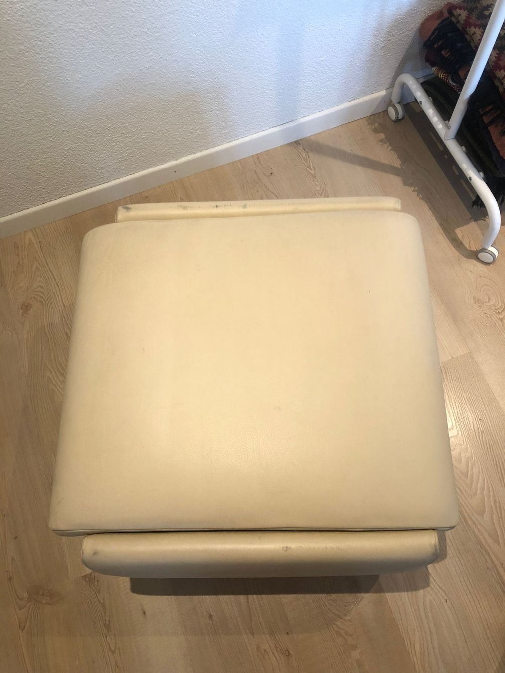 Tabourets: Sofahocker (beige) – D'occasion à Zürich par jam_6ps6 3