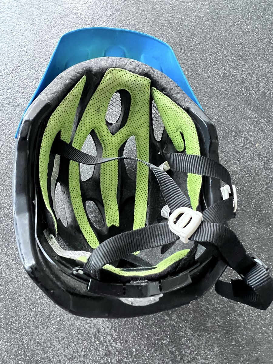 Alpina Caschi: Alpina Fahrradhelm – Usato da Lüsslingen venduto da Nirtak626 1