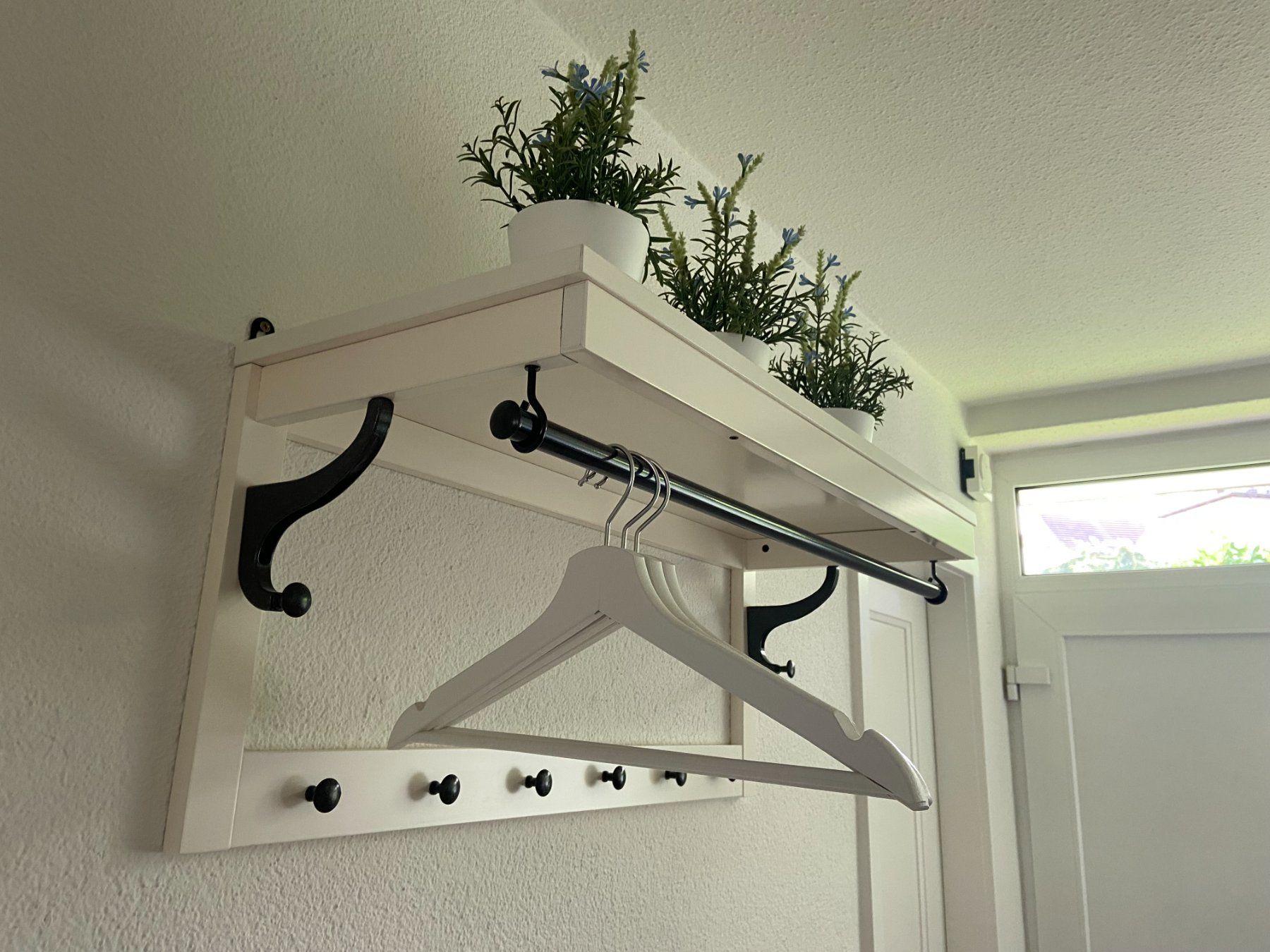 Ikea Hemnes Gardarobe / Hutablage (Gebraucht) in Männedorf für CHF 10 – nur Abholung auf Ricardo kaufen