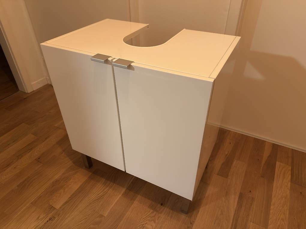 Mobili per bagno: Waschbeckenunterschrank IKEA – Usato da Grenchen venduto da ice_cookie99 1