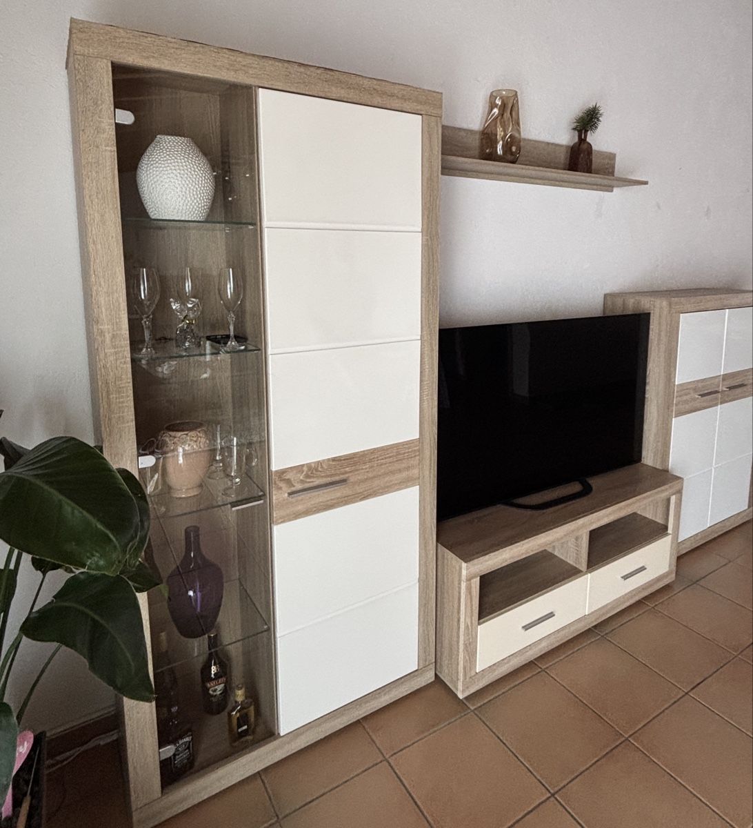 Conforama Vetrine: Vitrine pour salon – Usato da Delémont venduto da Vendeur_3 3