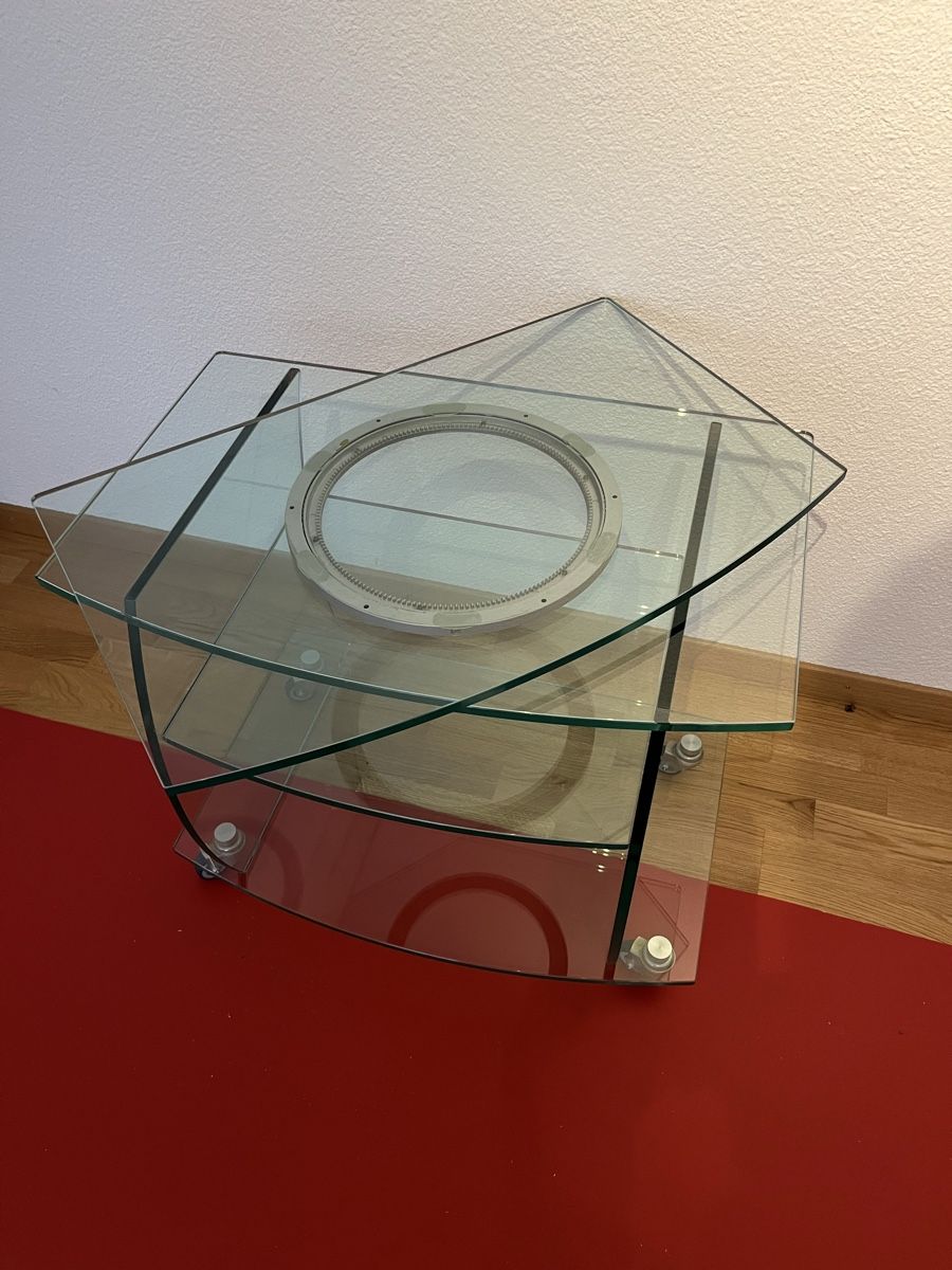 Mobili TV: TV-Tisch Glastisch mit Rollen – Usato da Zofingen venduto da Frank69 1