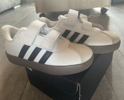 Basket enfant Adidas blanche Nr. 26