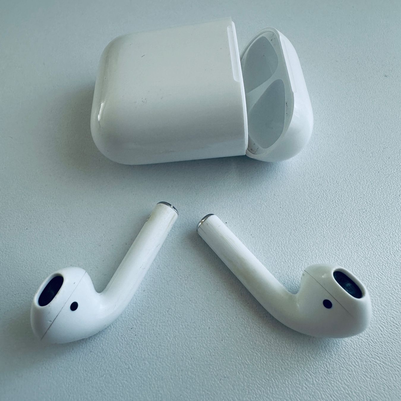 Apple Cuffie: Original Apple AirPods 2 Kopfhörer Wireless Lightning Kabel – Usato da Basel venduto da MY.AIRPODS.SHOP 2