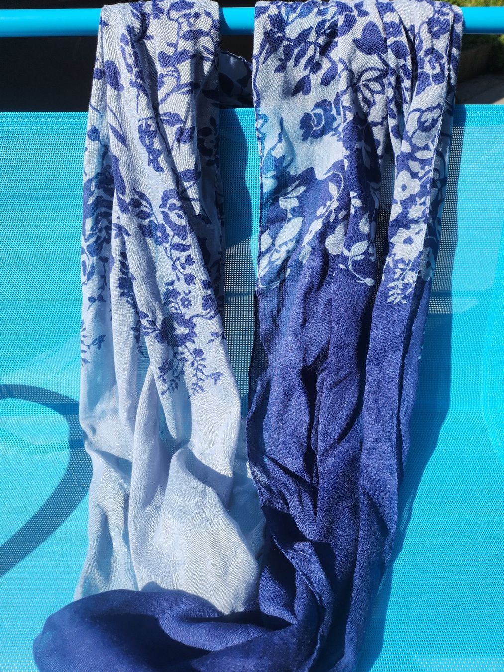 Foulard & Sciarpe: Leichter Schal, Blumen – Usato da Forch venduto da ang_bhq6