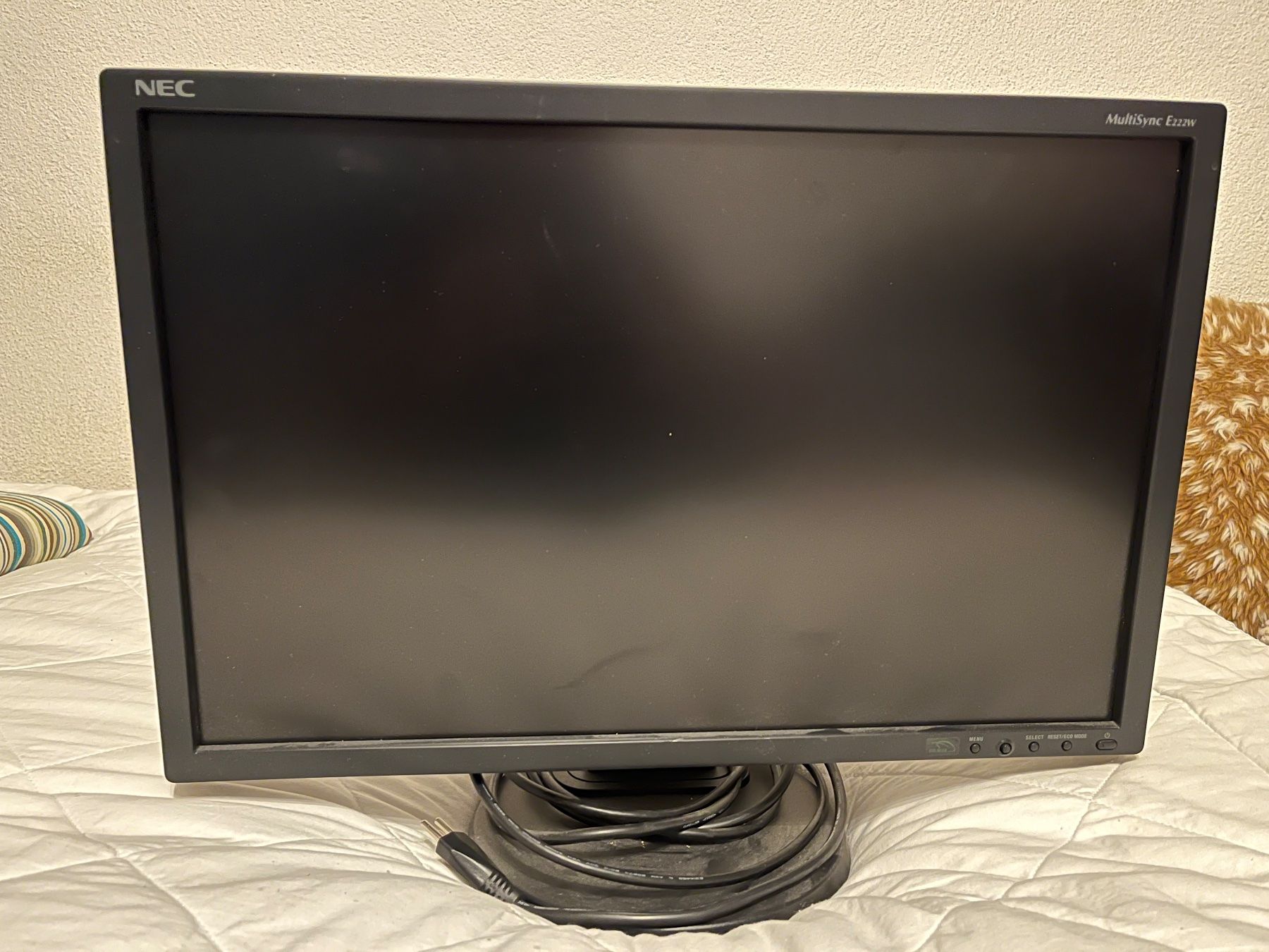 Nec Monitor: Monitor NEC MultiSync E222W 22 Zoll gebraucht schwarz – Usato da Merlischachen venduto da Burni2309