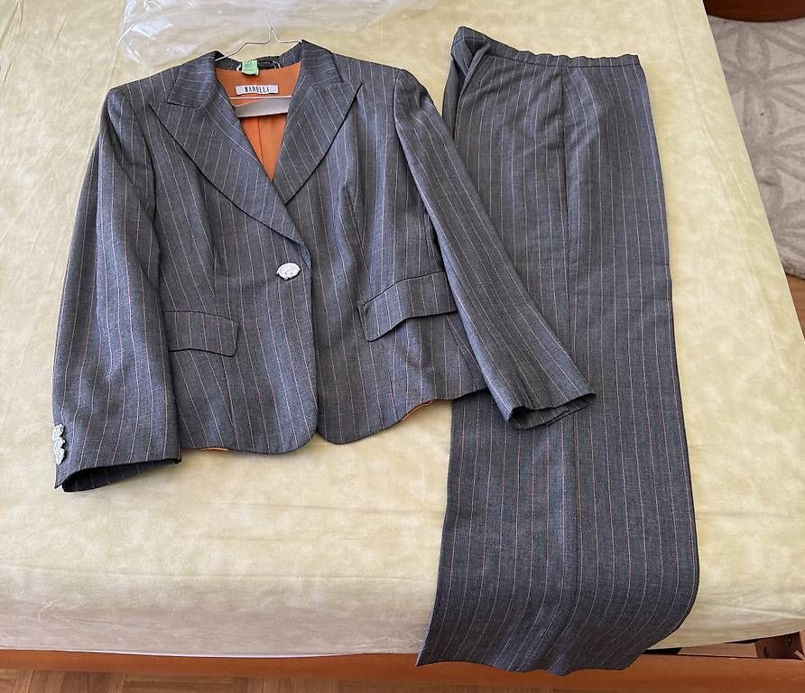 Completi & Tailleur: Completo Marella gessato estivo – Usato da Bedano venduto da smi_8872 1