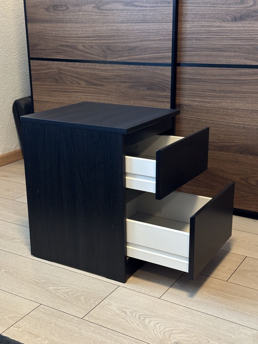 Ikea Comodini: Nachttisch mit zwei Schubladen, Schwarz – Usato da Hinwil venduto da sin_9j5s 2