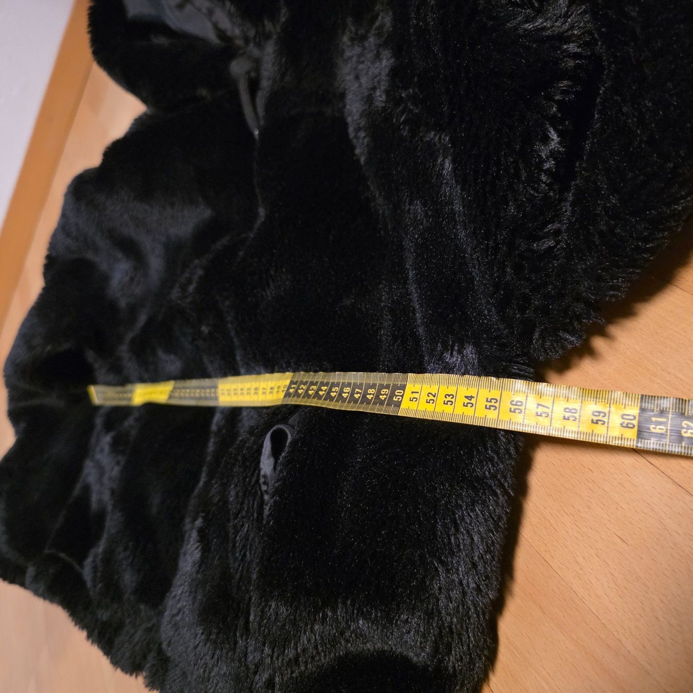 Giacche: Schwarze Teddy Jacke mit Kapuze Gr. 38 – Usato da Wald ZH venduto da CapLux 7