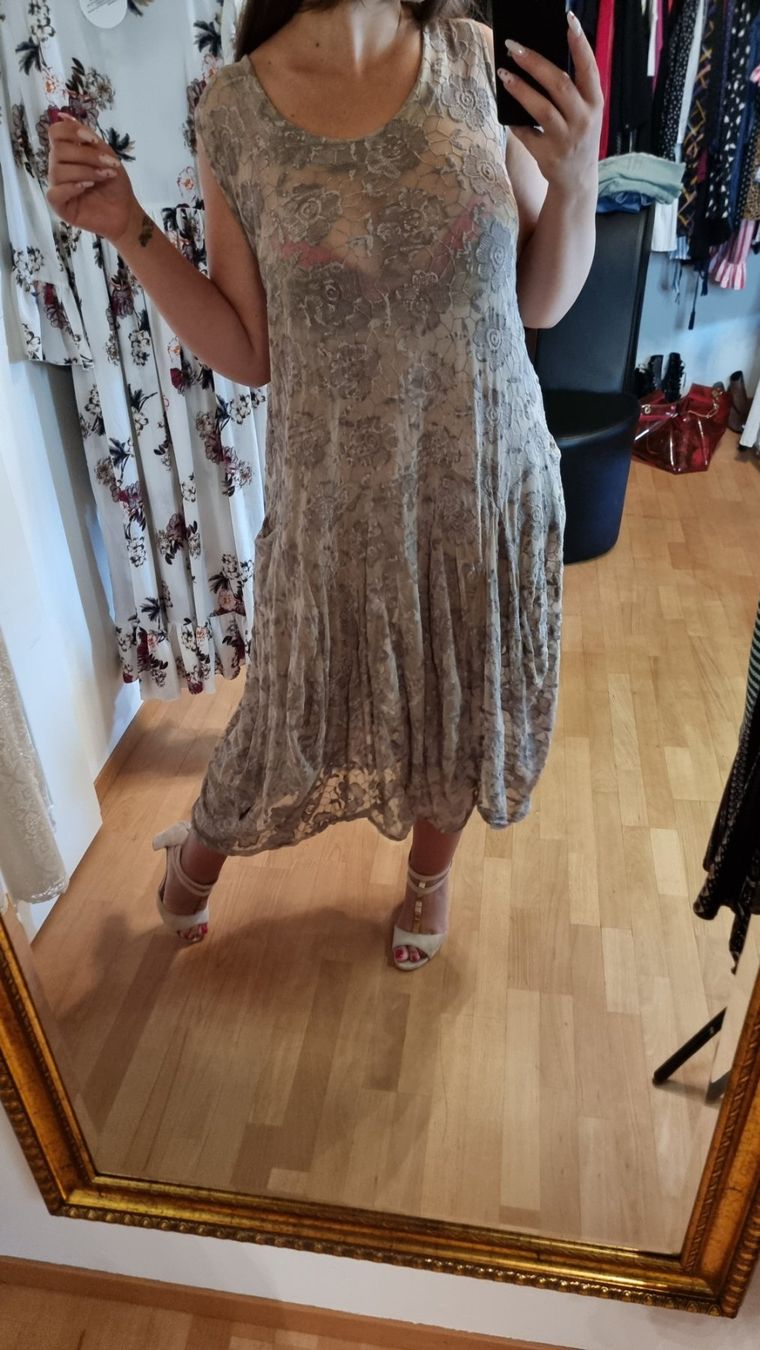 Robes: 🌺Kleid Größe 2XL🌺 – D'occasion à Wald ZH par CapLux