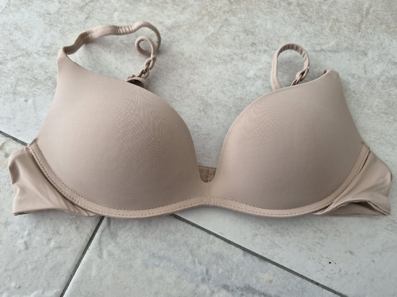 Autres dessous: Seamless-BH Nude, Grösse 75A – D'occasion à Niederrohrdorf par Miripfiri 1