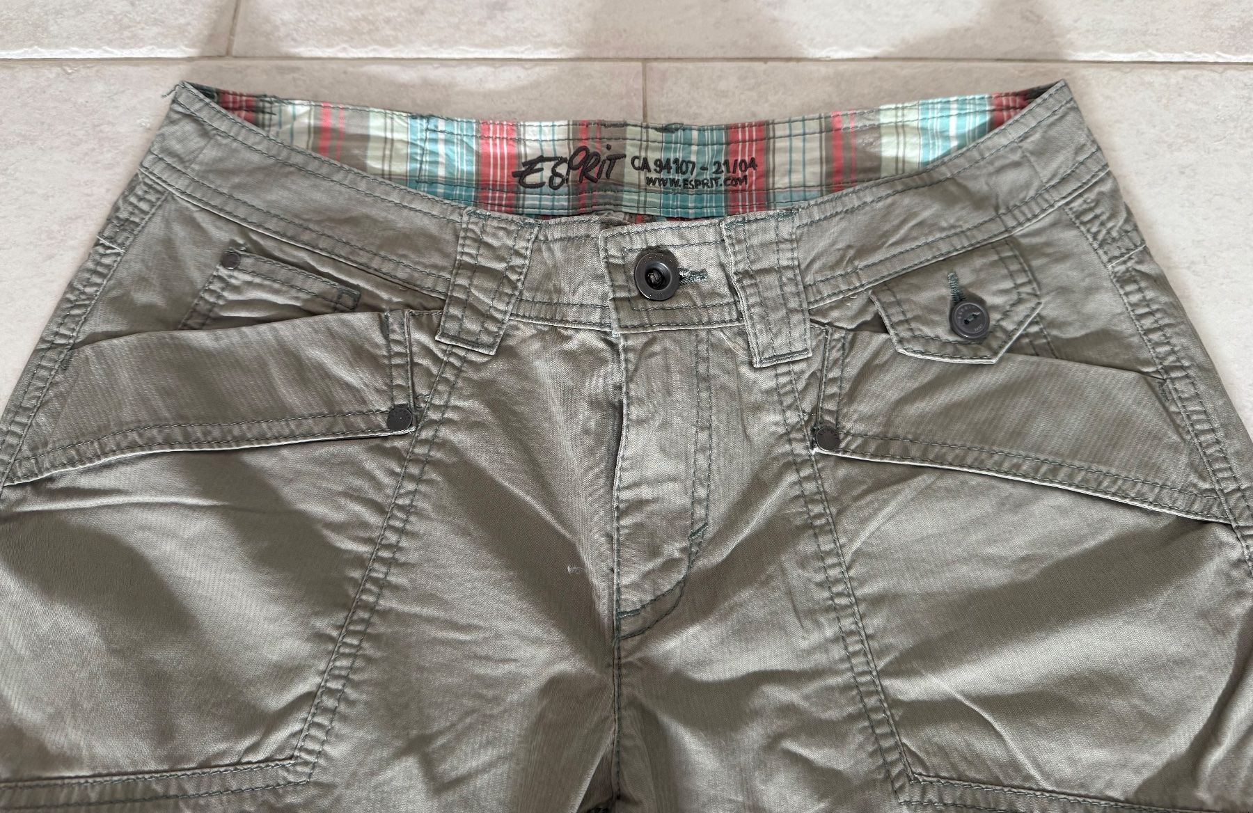Esprit Pantaloni: Coole Cargohose der Marke Esprit, Grösse 36 – Nuovo (secondo la descrizione) da Niederweningen venduto da baghirac 1