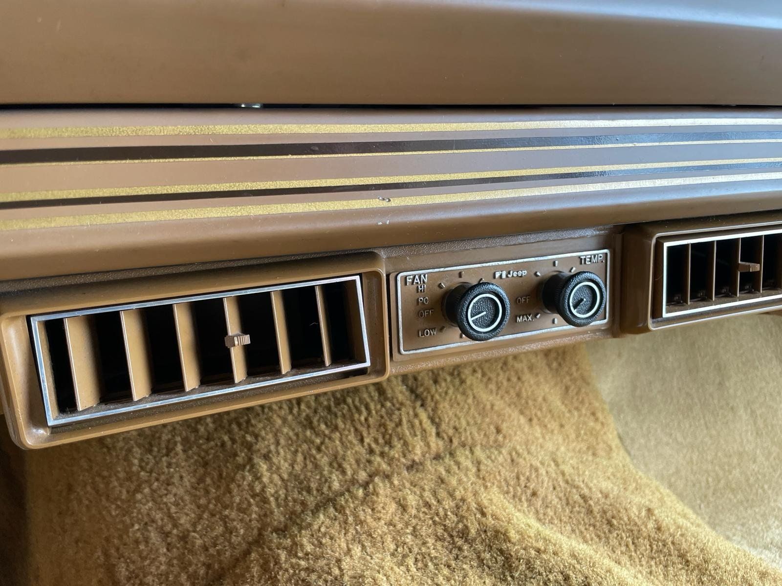 Jeep Automobili: Jeep Cherokee Laredo V8 – Usato da Herrliberg venduto da Imperial1970 8