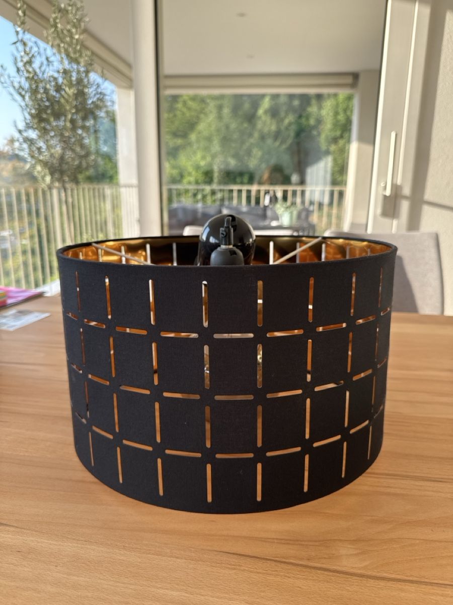 Lampadari & plafoniere: Lampenschirm schwarz mit Gold-Innenseite – Usato da Liestal venduto da R__Mueller