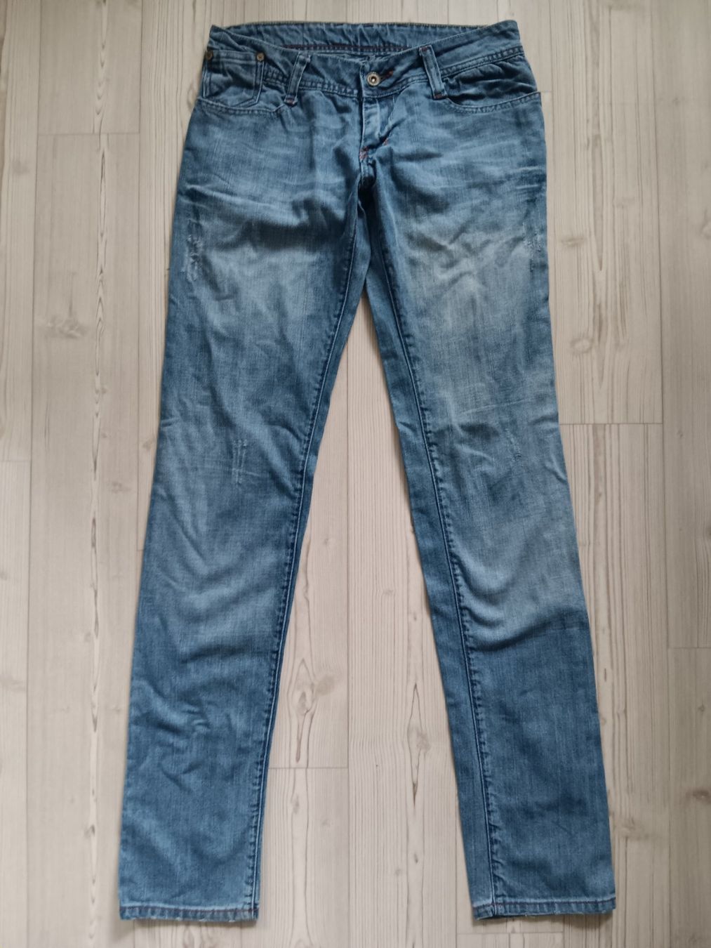 Le Temps Des Cerises Jeans: LE TEMPS DES CERISES Jeans taille / Grosse 31 – Usato da Cossonay-ville venduto da Super-Price-Quality