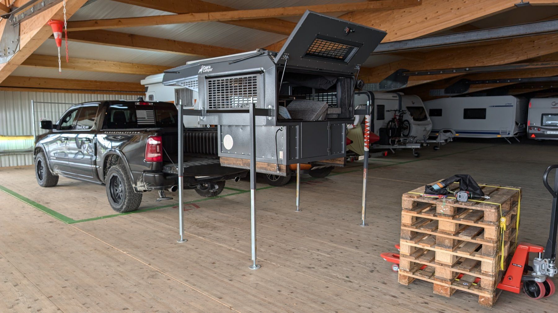 Veicoli da campeggio: Capra Camper 2.0 - Wohnkabine Dodge RAM oder anderer PickUp – Usato da Oberembrach venduto da SumoSulsii 1