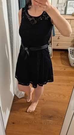 Wunderschönes Spitzenkleid von Morgan, Gr. M