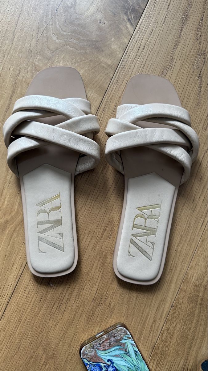Zara Scarpe da donna: Zara beige sandals, size EU 40 – Usato da St-Gingolph venduto da Ynatka