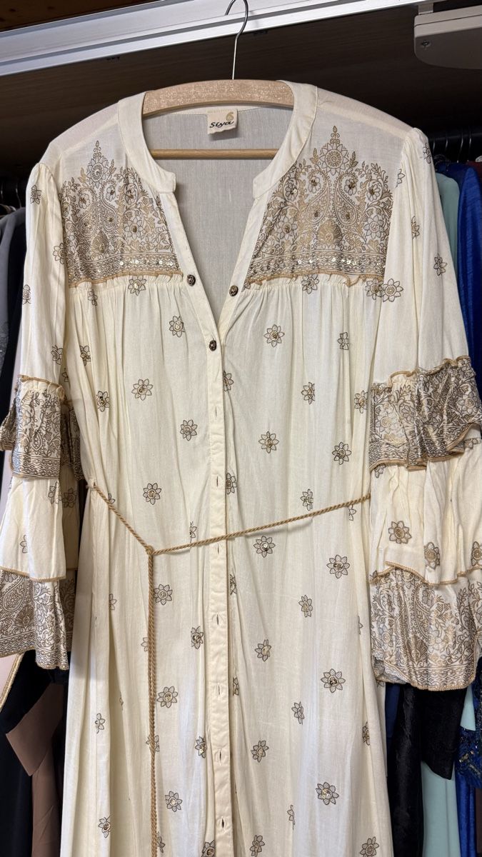 Vestiti: Boho-Maxikleid / Kaftan in Creme mit goldfarb. Muster grM  – Nuovo (secondo la descrizione) da Haslen GL venduto da rana04 1
