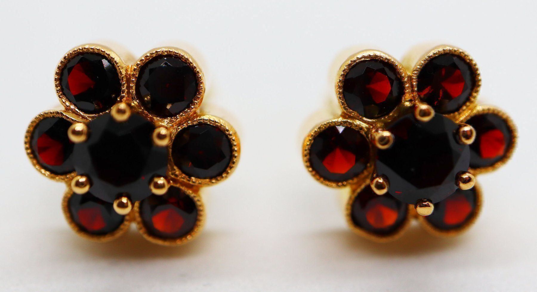 Ohrringe & -stecker: Ohrstecker in Gold mit Granaten – Gebraucht aus Dürnten von schmucklicher 1