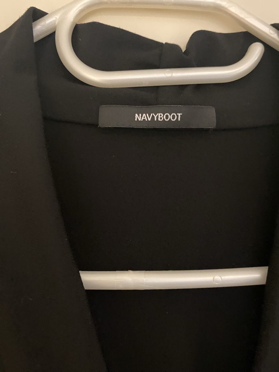 Top: elegantes Navyboot Oberteil, schwarz, ca. Gr. 38 – Nuovo (secondo la descrizione) da Hünenberg See venduto da lar_9zjk 1
