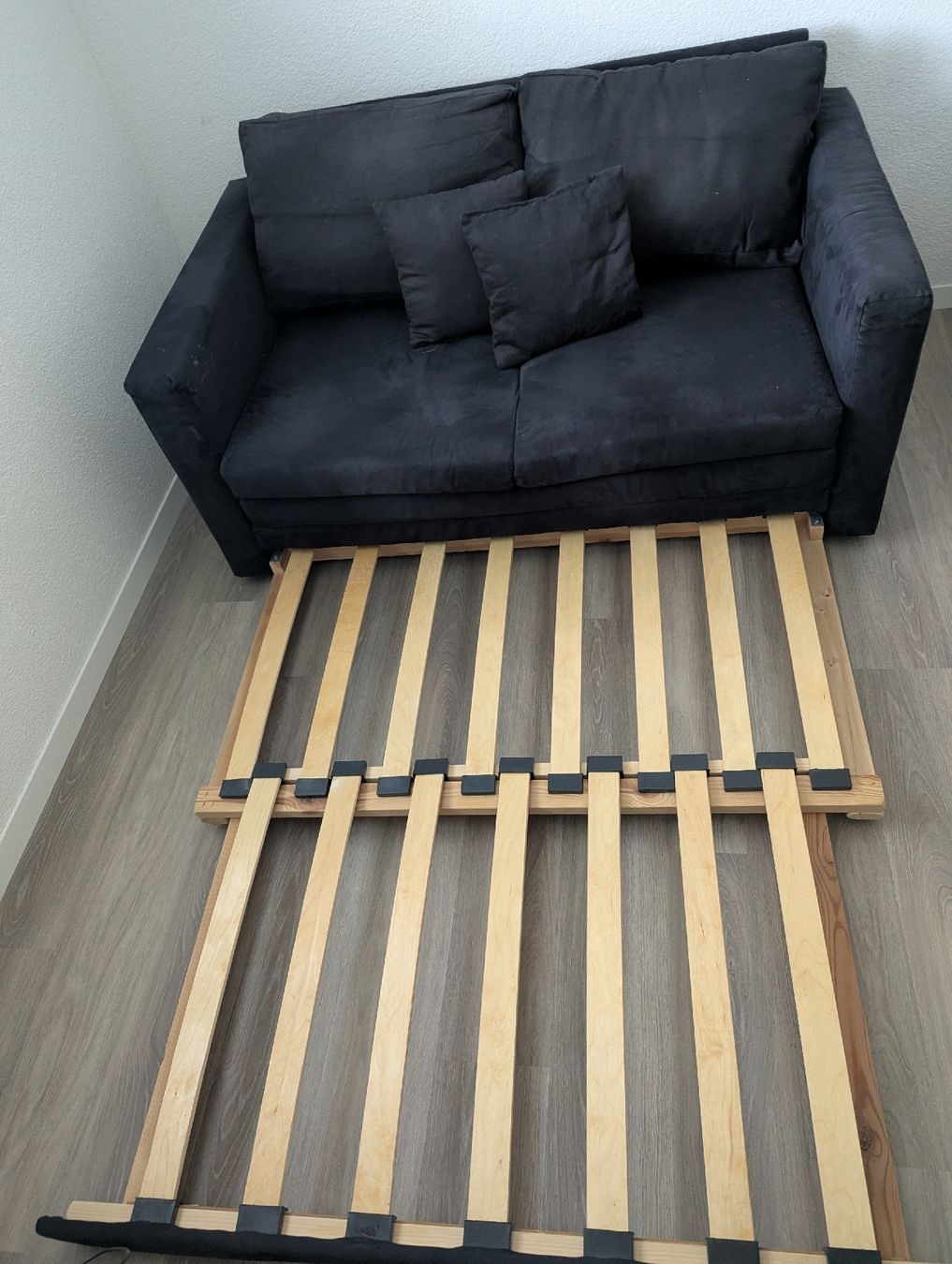 Divani: bequemes Schlafsofa mit Lattenrost – Usato da Bischofszell venduto da mel_hgs7 1