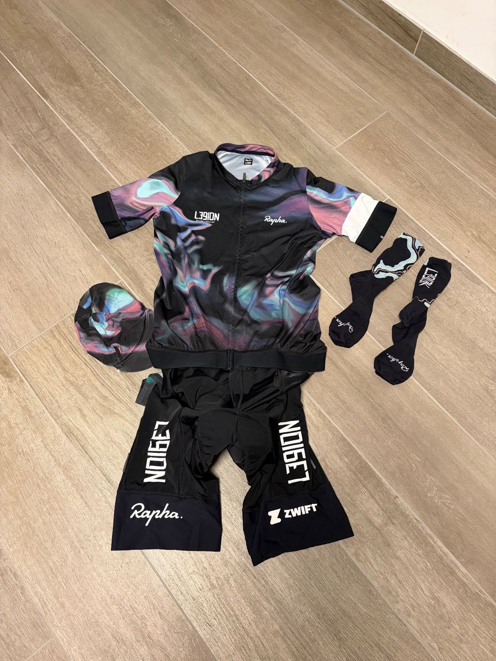 Rapha Lots de vêtements: Rapha Ensemble cyclisme Rapha Legion  XL occasion – D'occasion à Mézières VD par triteam5