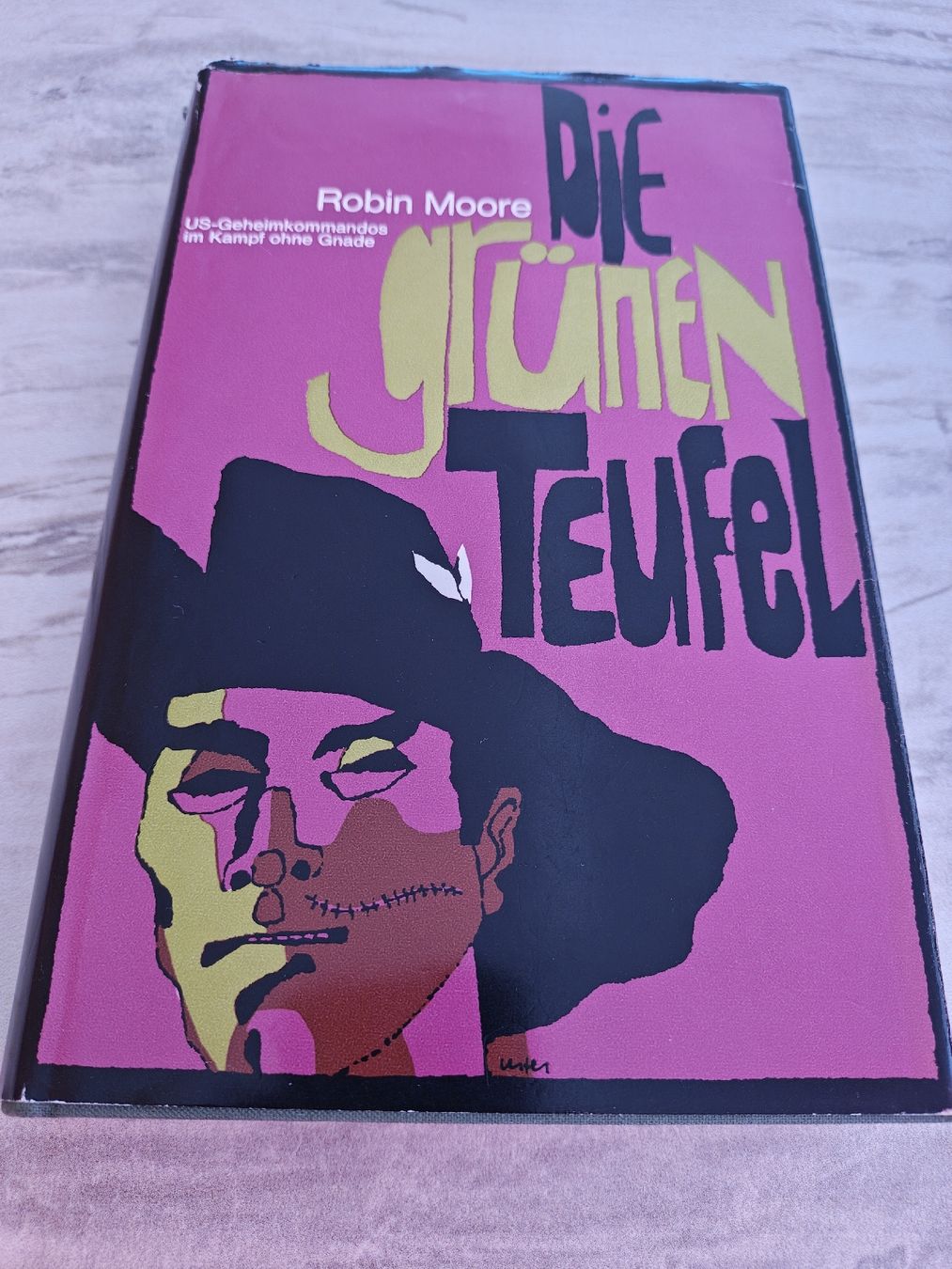 Libri: Robin Moore, Die grünen Teufel – Usato da Schwyz venduto da Hollywood70