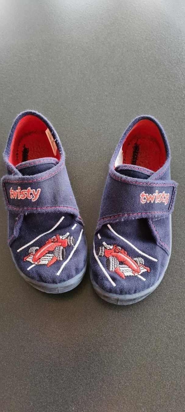 Scarpe per ragazzi: Finken Hausschuhe Gr.29 Rennauto – Usato da Obergösgen venduto da schesom 2