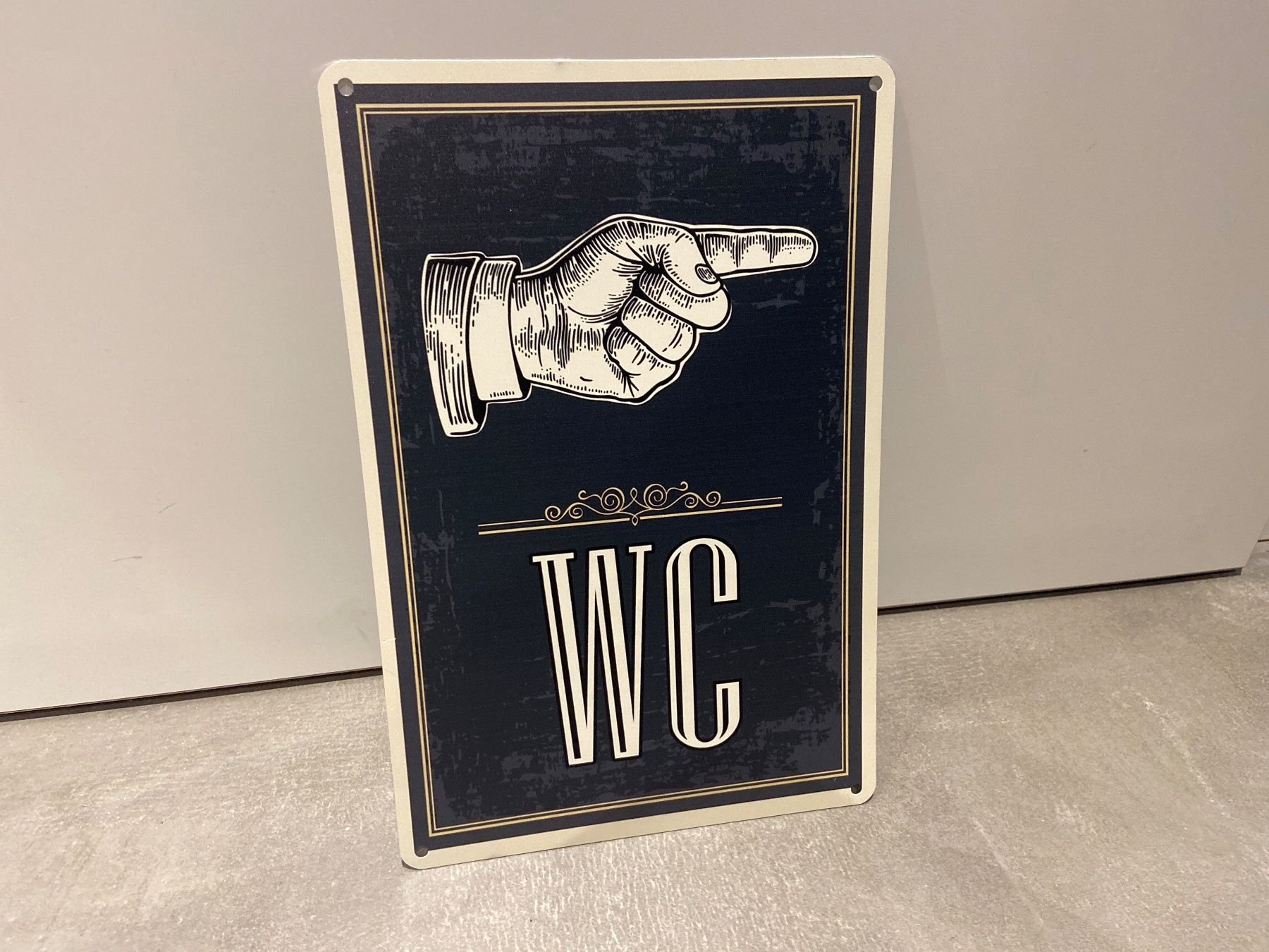 Schilder: Metall Schild Tafel WC Dekoration / Der Renner – Neu und originalverpackt aus Seon von Aaargauer01 4