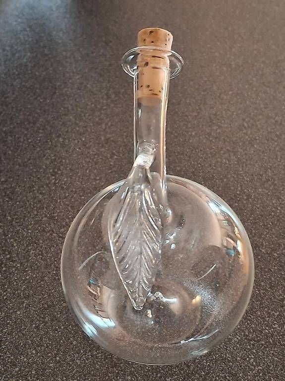 Autres vaisselles & verres: Glasflasche – D'occasion à Langnau i. E. par Li20 1