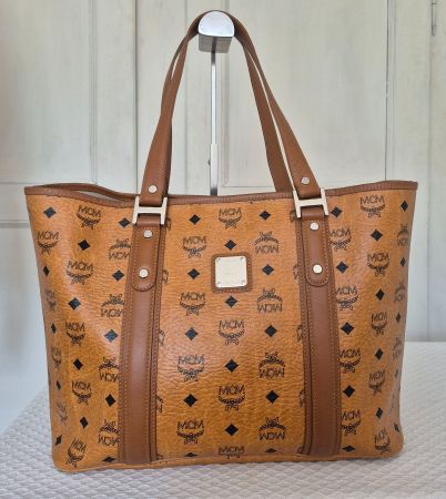 MCM Shopper Size M