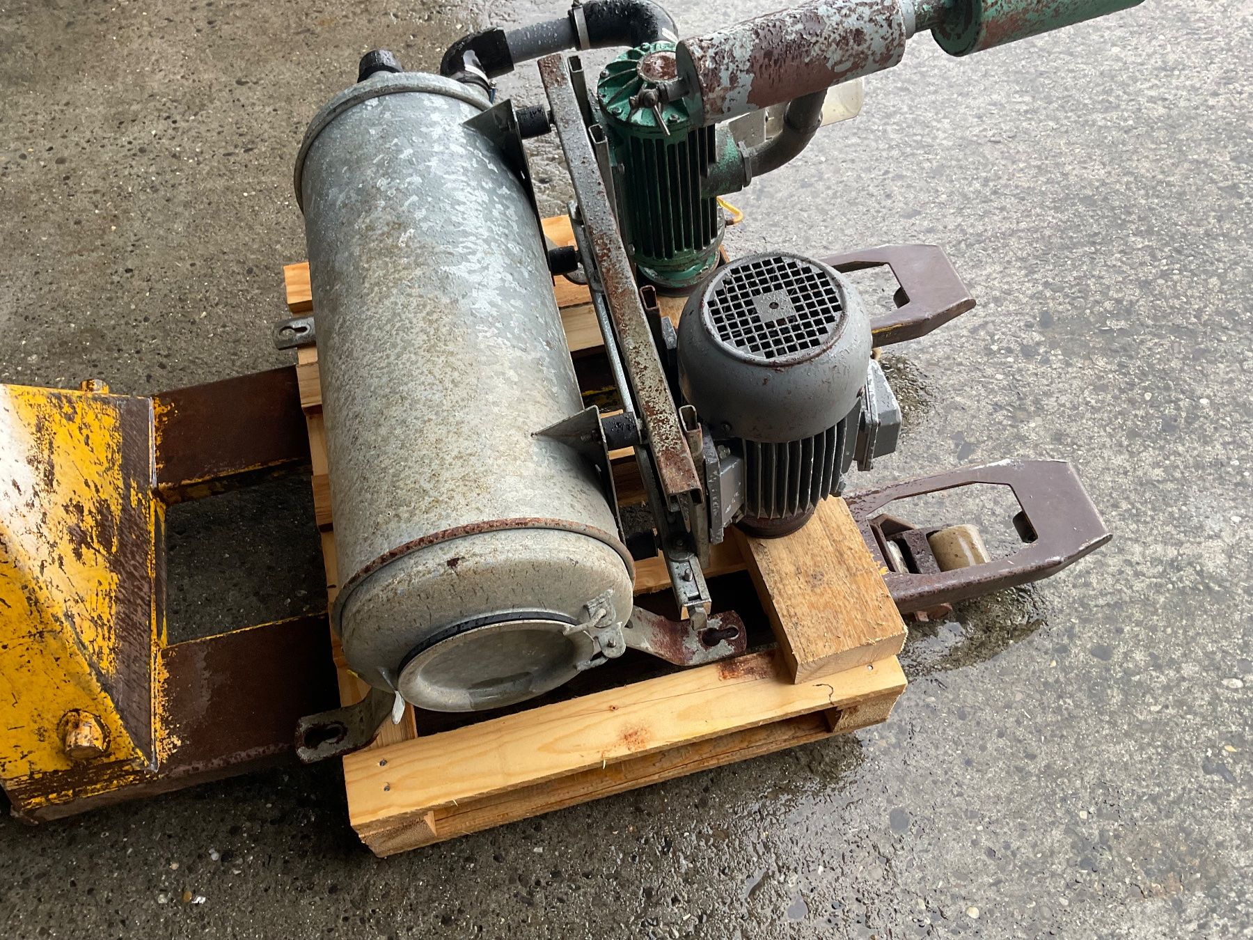 Tutte le macchine: Melkmaschine Vakumpumpe – Usato da Eschenbach LU venduto da Resu685 1