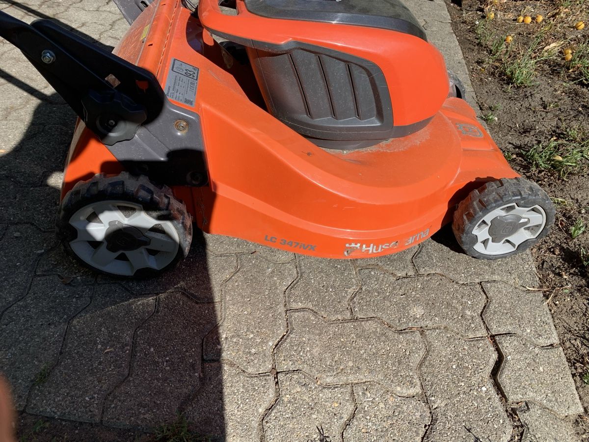 Husqvarna Tagliaerba: Husqvarna Rasenmäher  LC 347IVX – Difettoso da Liestal venduto da num_xp75 3