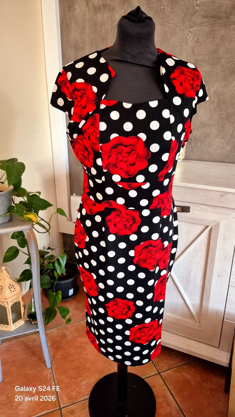 Vestiti: Robe de soiree. Elastique. 40 – Usato da Reconvilier venduto da something4you