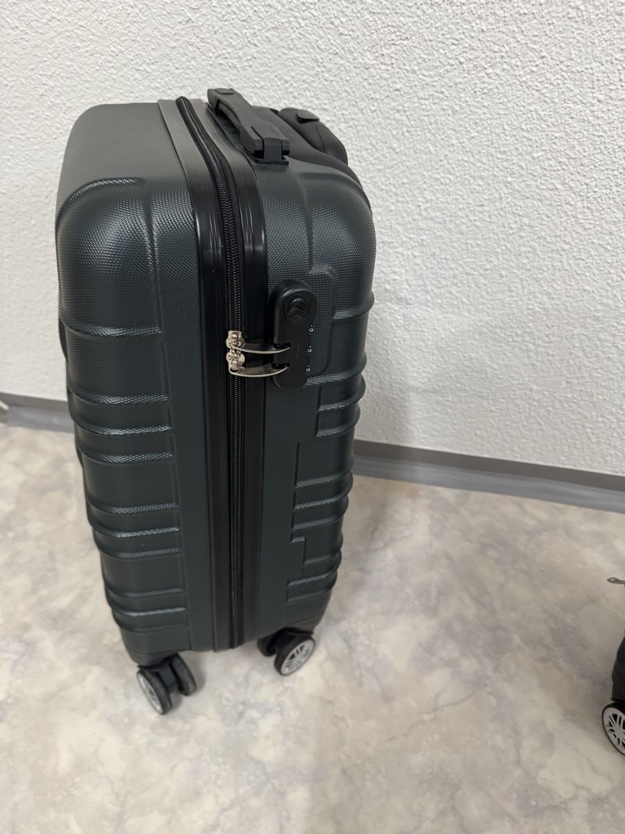 Valigie: Rollenkoffer smaragd nie gebraucht – Nuovo (secondo la descrizione) da Zürich venduto da Sennhause0 1