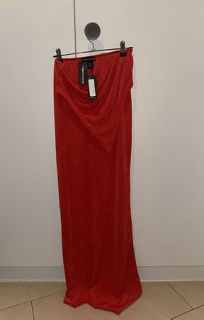 Ensemble jupe et haut PrettyLittleThing rouge neuf
