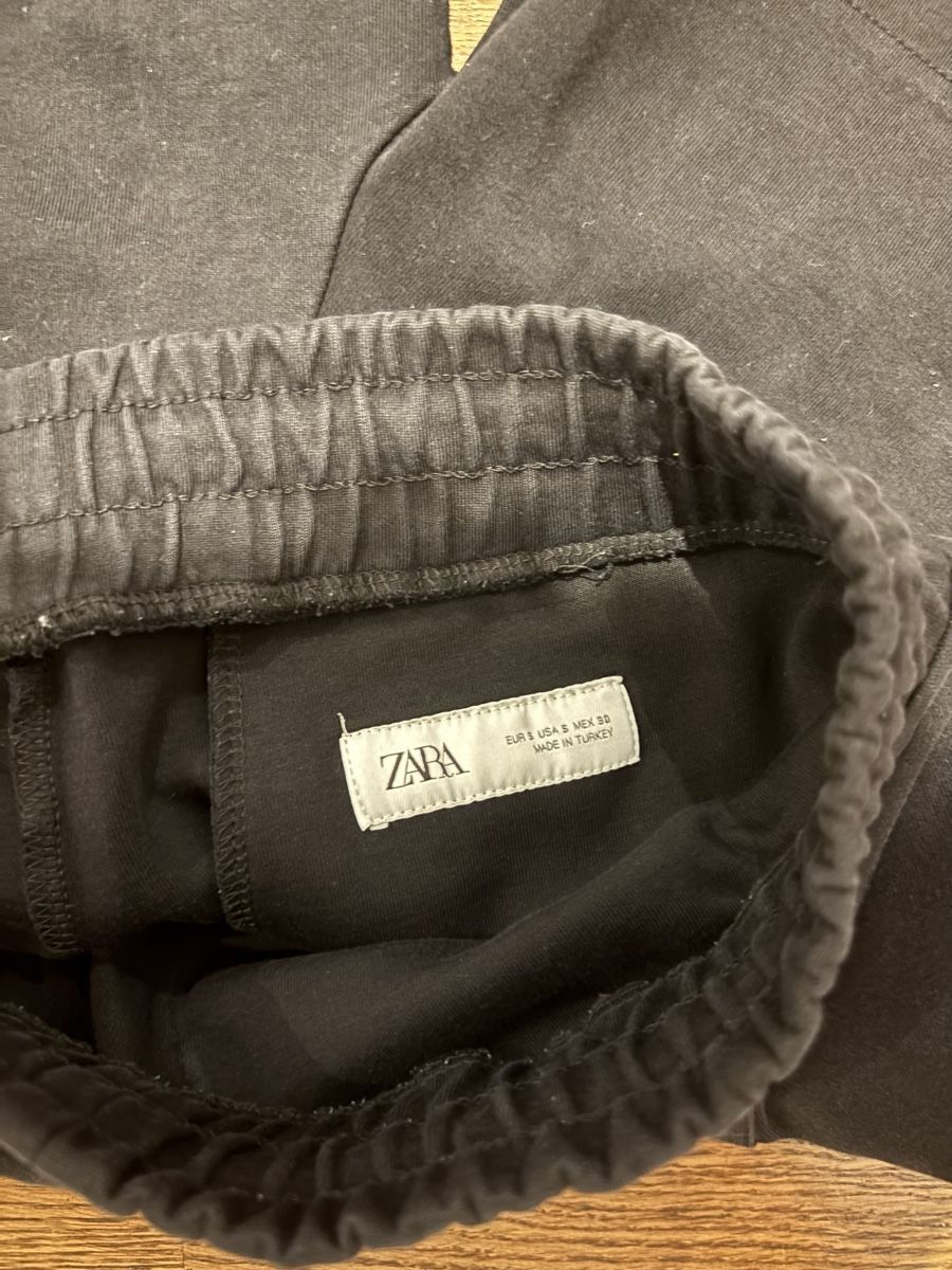Zara Pantaloni: Zara Shorts – Nuovo (secondo la descrizione) da Hirzel venduto da leandro_. 1
